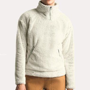 The North Face Women’s Osito ¼ Zip Pullover in Dove Grey